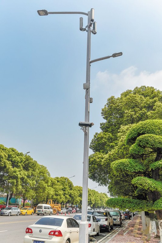 湖南首條(tiao)“智慧炤明路(lu)”亮(liang)相長沙隆平高(gao)科技園